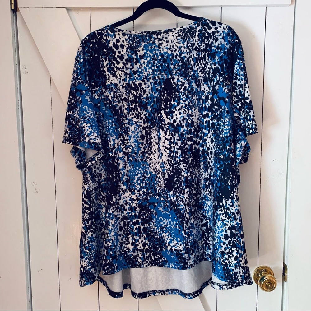 Women's 5XL Blouse Top Tee Crew Neck Flowy Blue Black White Pattern - Picture 11 of 11